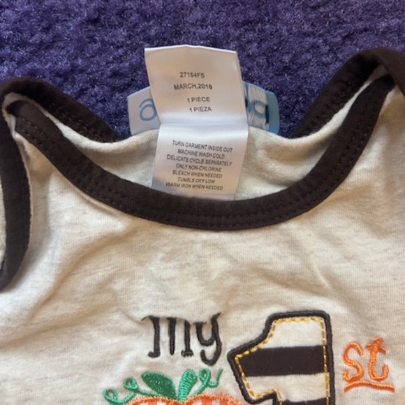 "My First Thanksgiving" onesie - 6 months - Picture 3 of 5